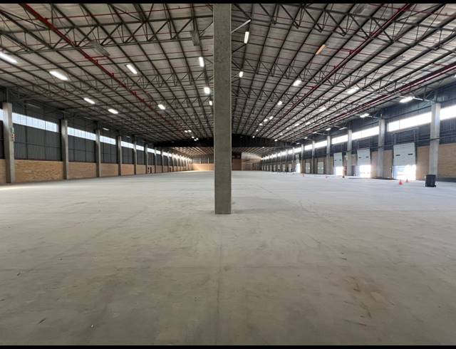 7,737M² WAREHOUSE TO LET IN SAMRAND BUSINESS PARK